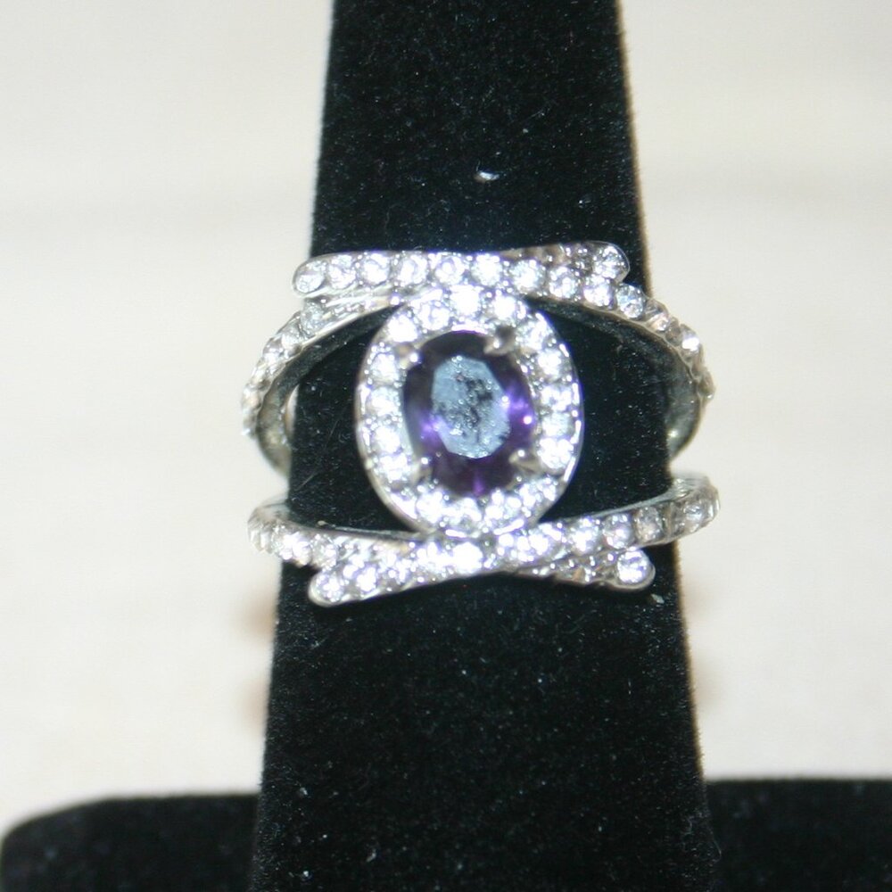Ladies' Fashion Ring in Silver Tone w/dark Blue Center Stone Size 8 RG30